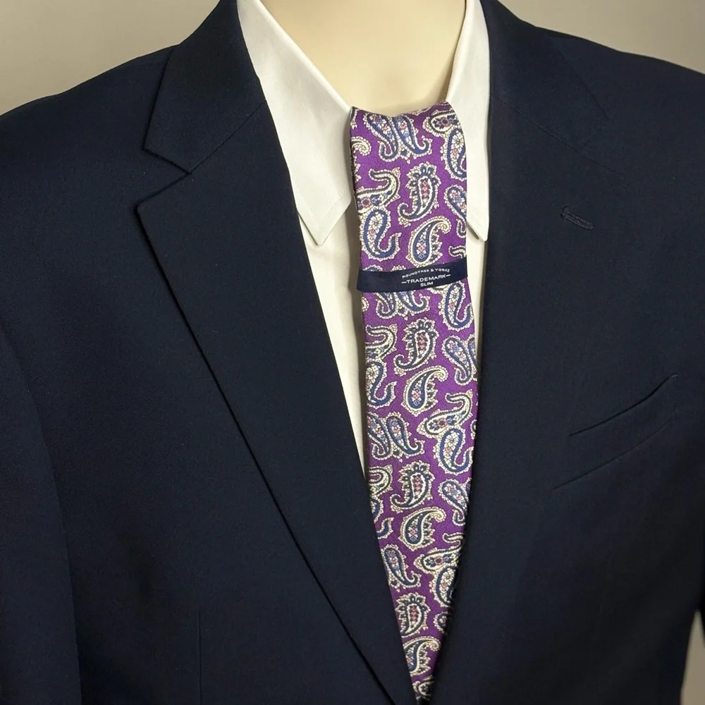 NEW-Roundtree & Yorke Purple and Blue Paisley Slim Tie - Picture 5 of 5